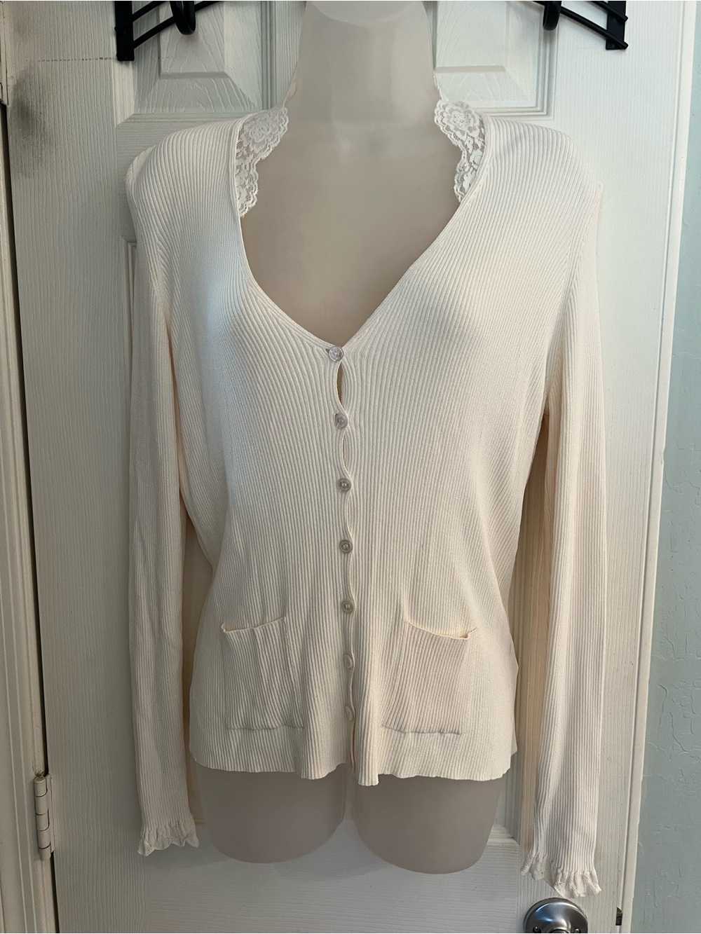 Escada cream lace cardigan size 38 US 6